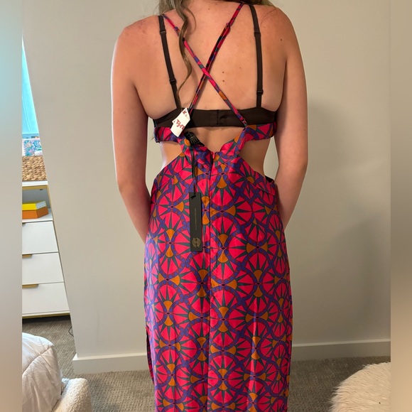 House of Harlow satin dress - Picture 3 of 5